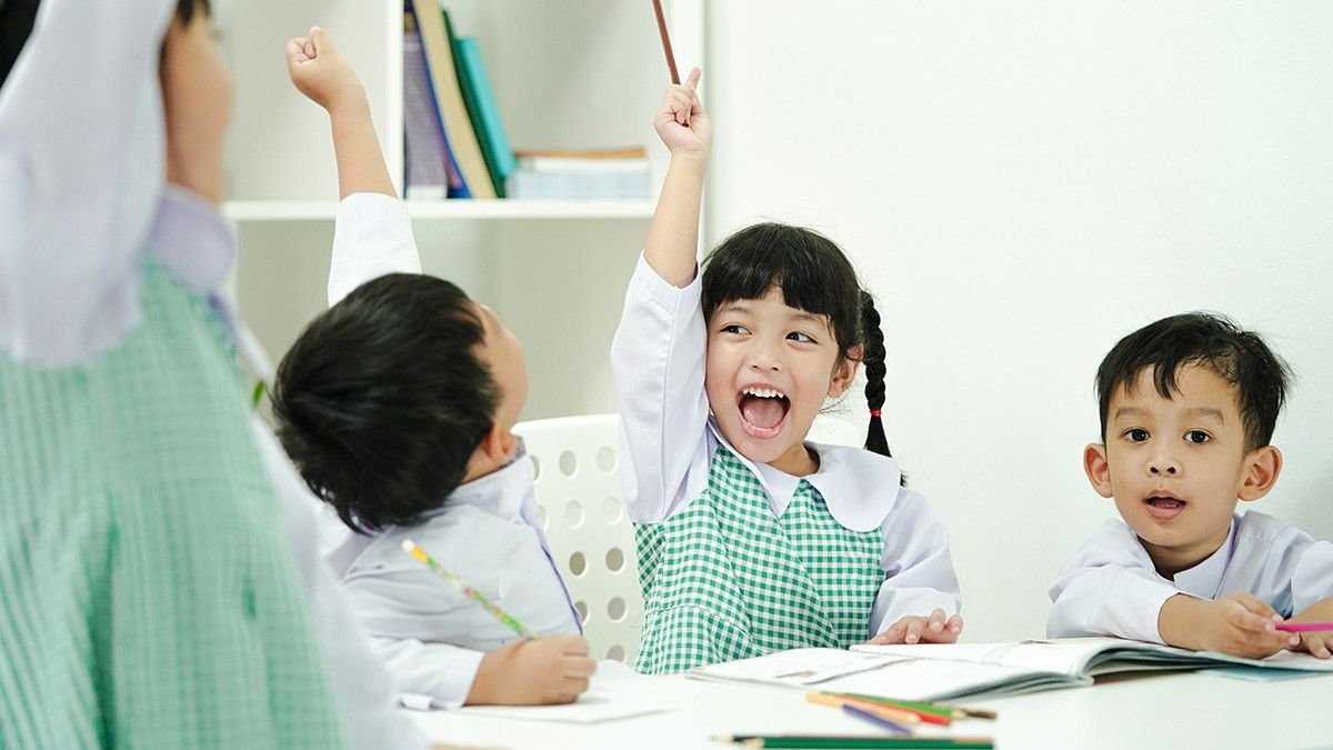 hipnoterapi anak minder menjadi anak lebih percaya diri di sekolah