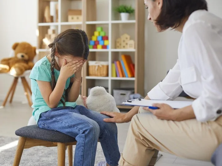 meningkatkan percaya diri anak dengan hipnosis profesional