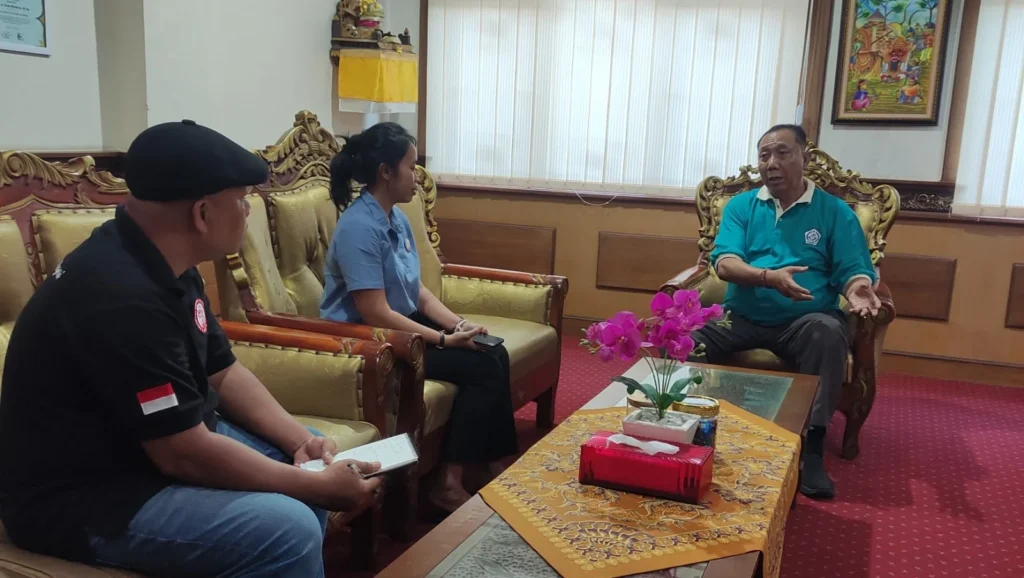 Pertemuan PKHI dengan Disdikpora Denpasar membicarakan kolaborasi hipnoterapi Denpasar dalam pendidikan karakter di sekolah.