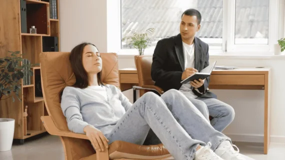 Hipnosis Bali: Teknik Relaksasi untuk Atasi Stres dan Tingkatkan Fokus