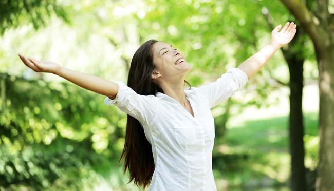 Klien merasakan manfaat jangka panjang hipnoterapi Bali dengan perasaan lebih bebas dan tenang